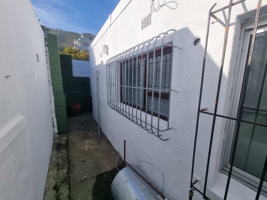 To Let 0 Bedroom Property for Rent in Sea Point Western Cape